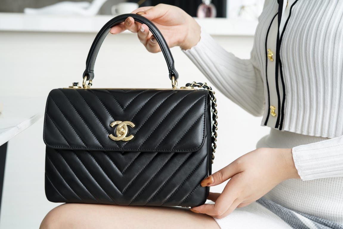 Chanel Trendy CC25 Pre-Owned Medium Chevron Trendy Handbag 25cm - Black — view 8