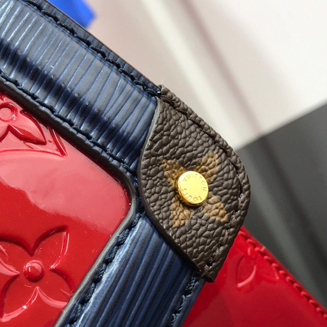 LV Wynwood Handbag — view 7