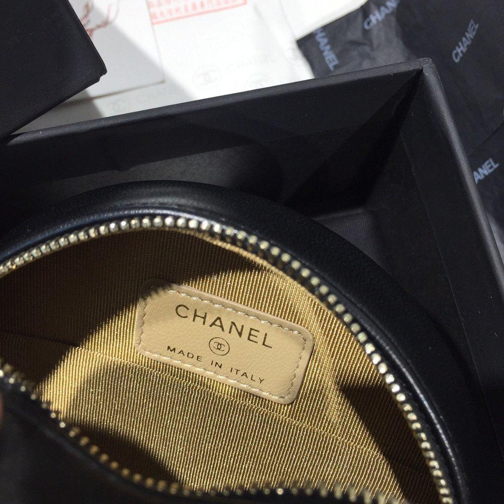 Chanel Pearl Round Clutch with Chain - Black — view 9