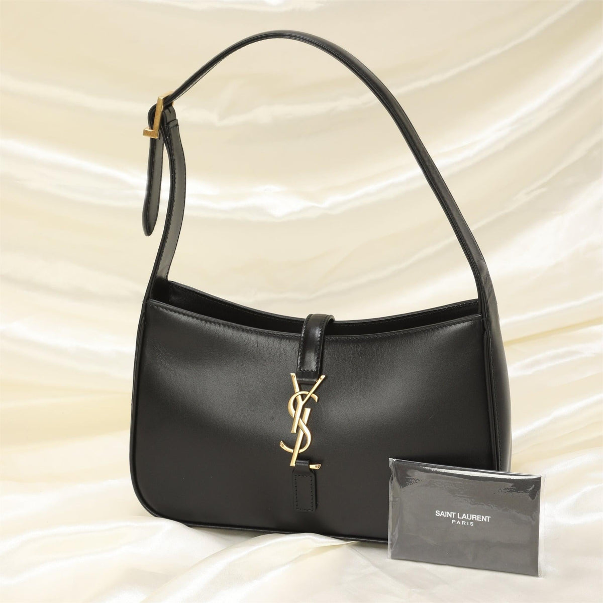 Saint Laurent Le 5 a 7 Hobo Bag in Patent Leather - Black - Women — view 2