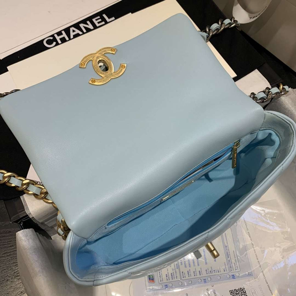 Chanel 19 Small Flap Bag Tiffany Blue — view 7