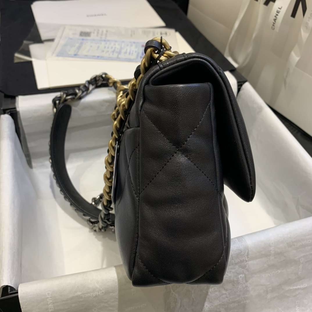 Chanel 19 Small Flap Bag Black — view 4