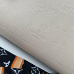Louis Vuitton Lockme Day Bag — view 9