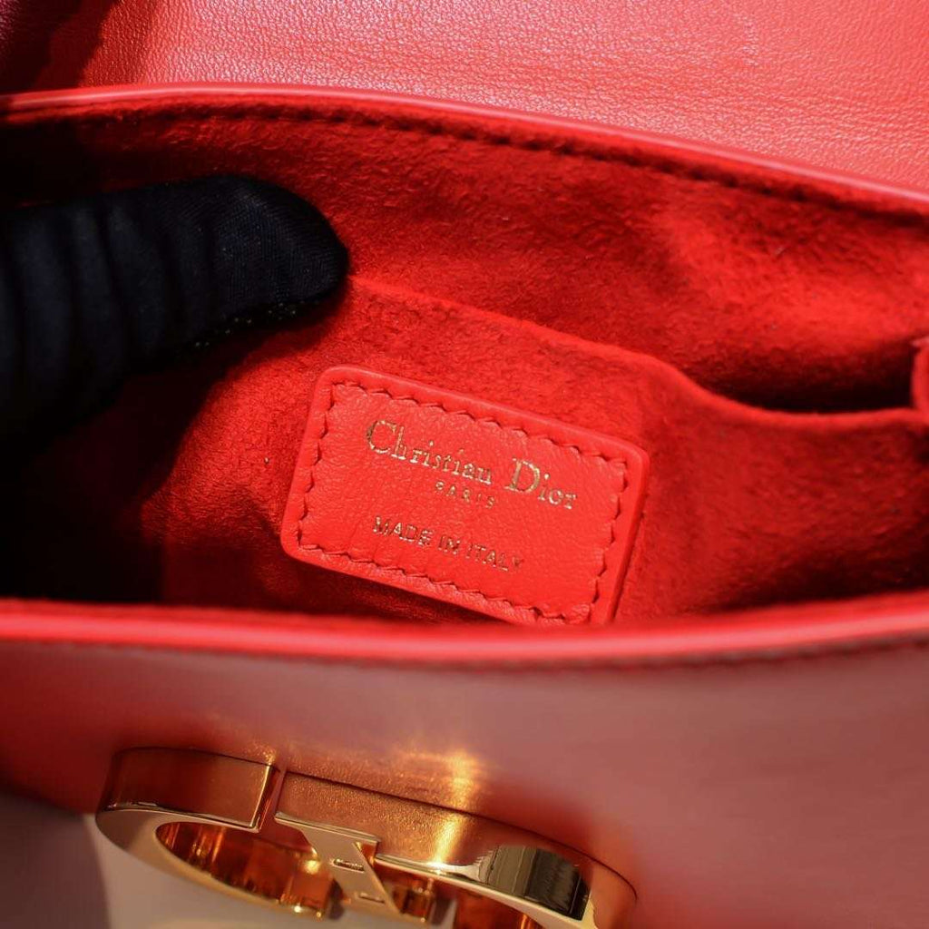 Dior 30 Montaigne Flap Bag — view 8