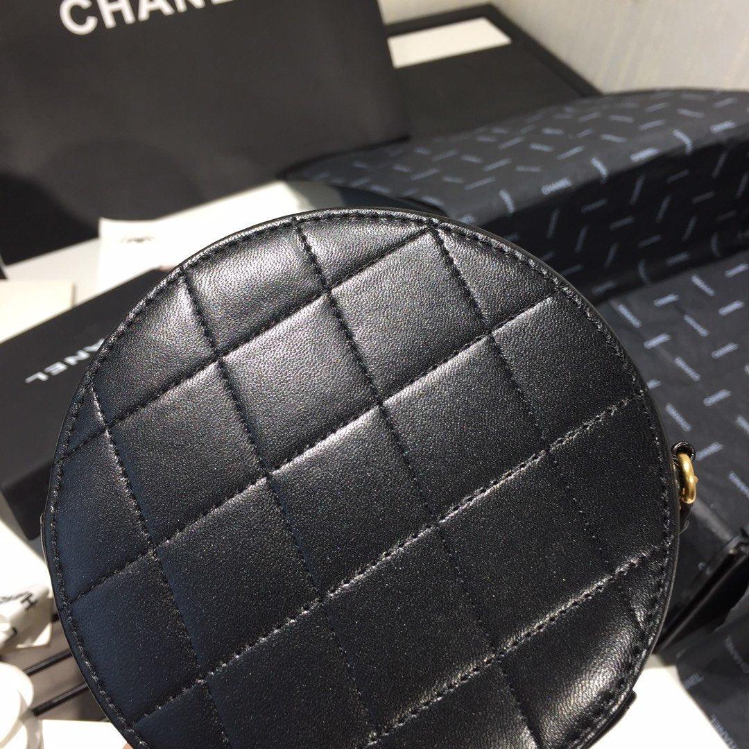 Chanel Pearl Round Clutch with Chain - Black — view 6