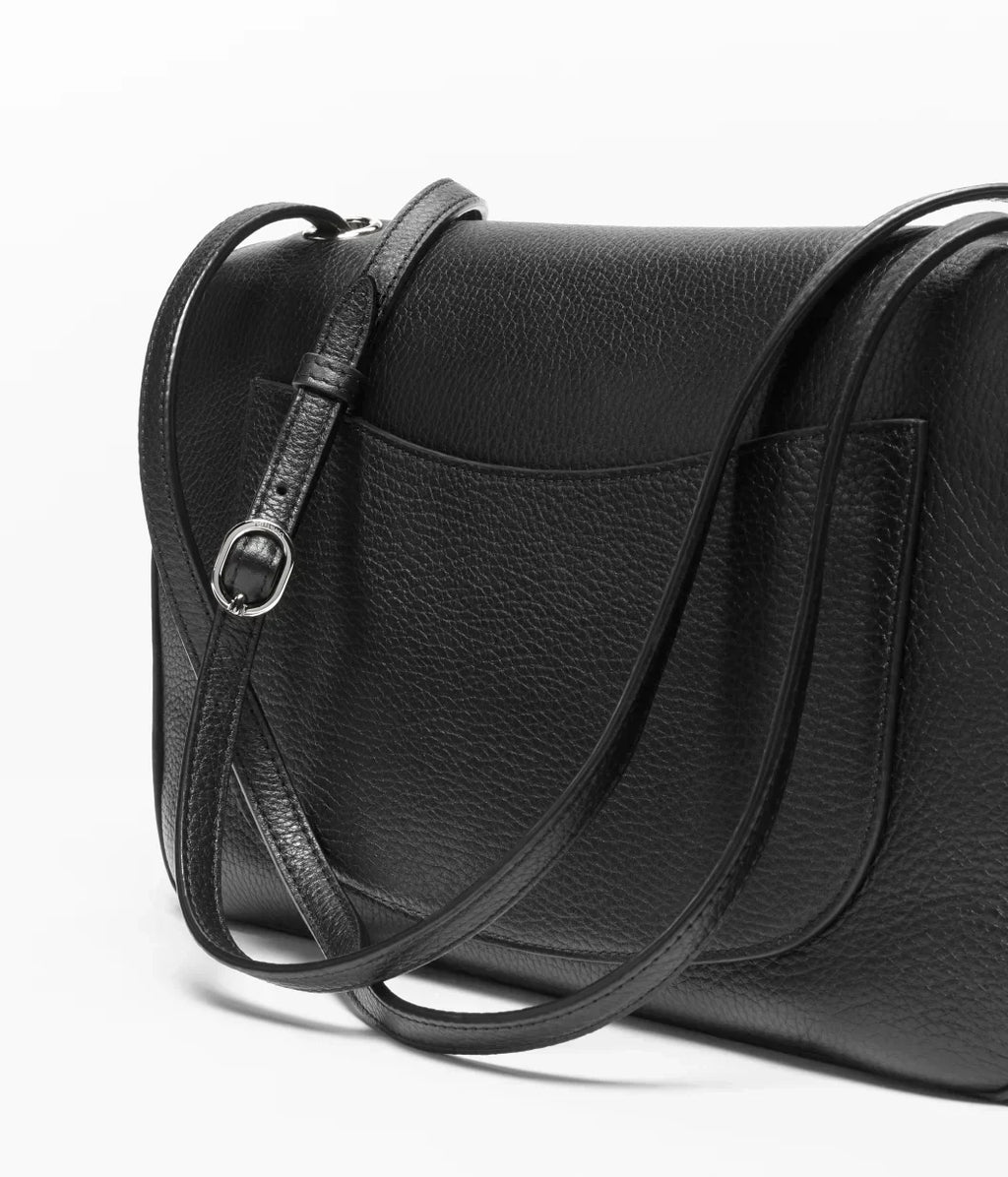Chanel Maxi Flapbag — view 2