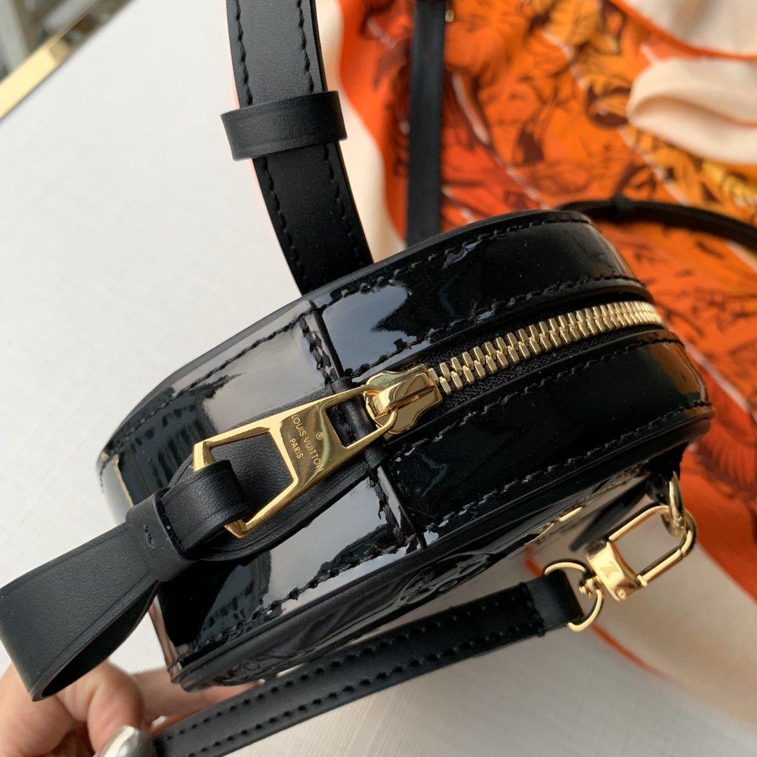 Louis Vuitton Belt Bag — view 3