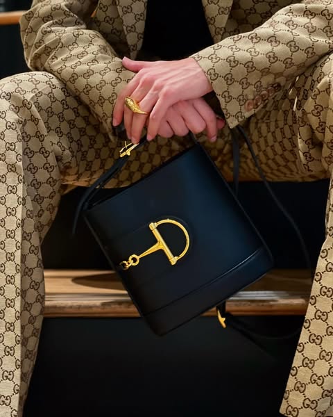 Gucci Small Horsebit Embellished Leather Bucket Bag - Black — view 8