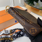 Louis Vuitton Pochette Accessoires — view 4