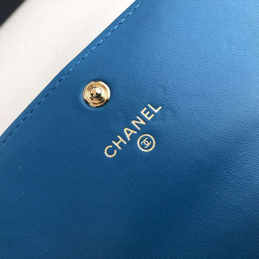 Chanel 19 Quilted Flap Wallet — view 7