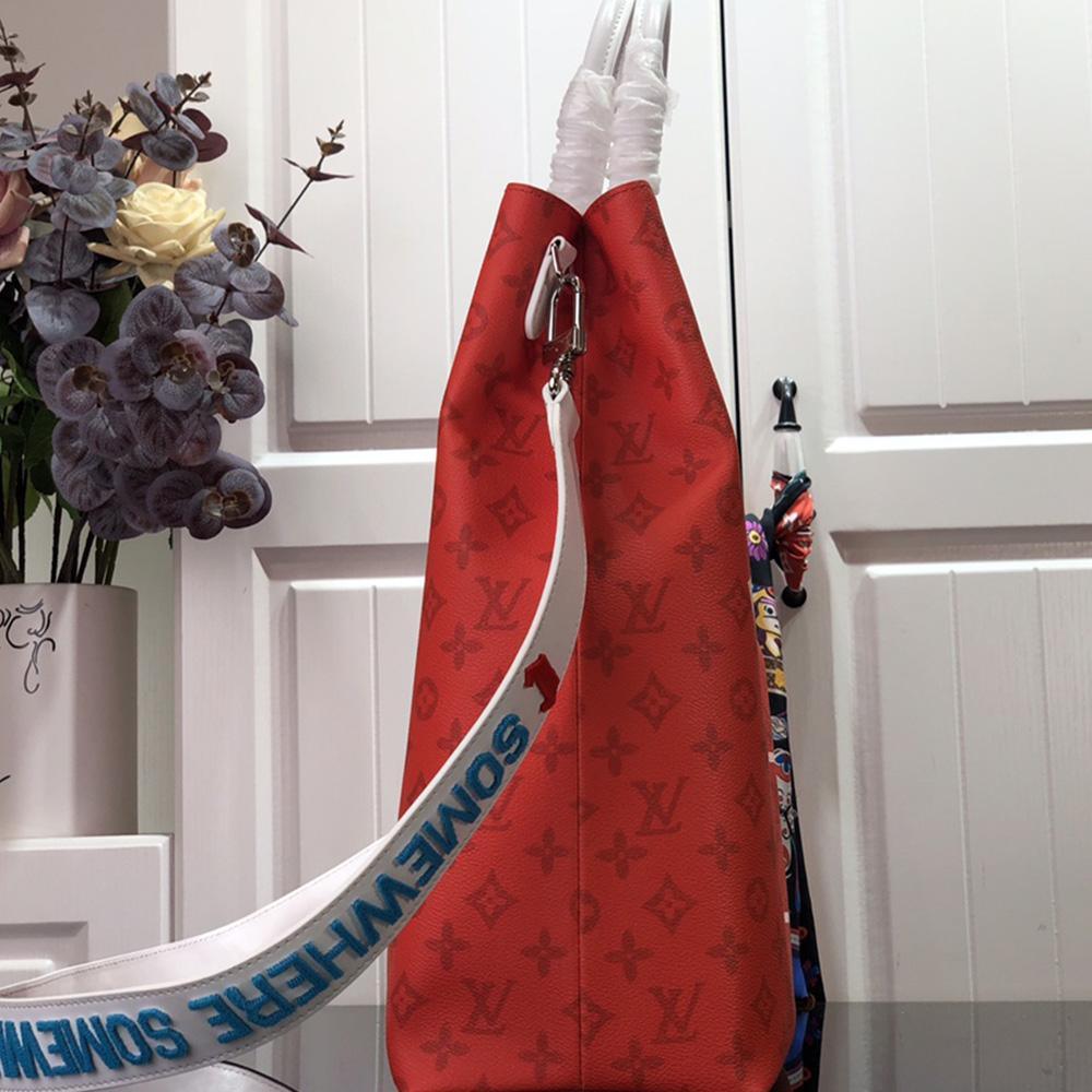 Louis Vuitton Tote Bag — view 3