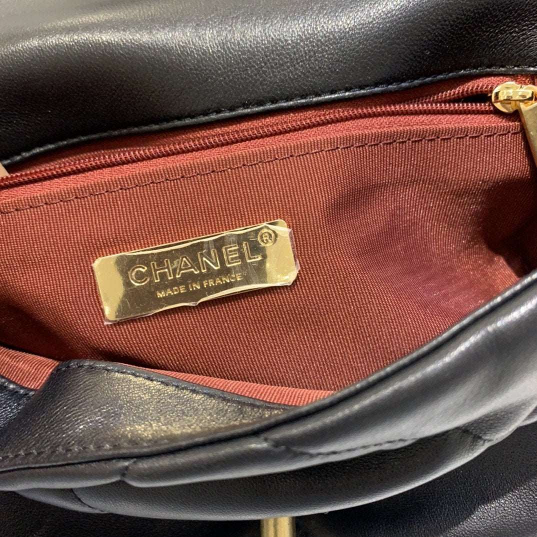 Chanel 19 Small Flap Bag Black — view 7