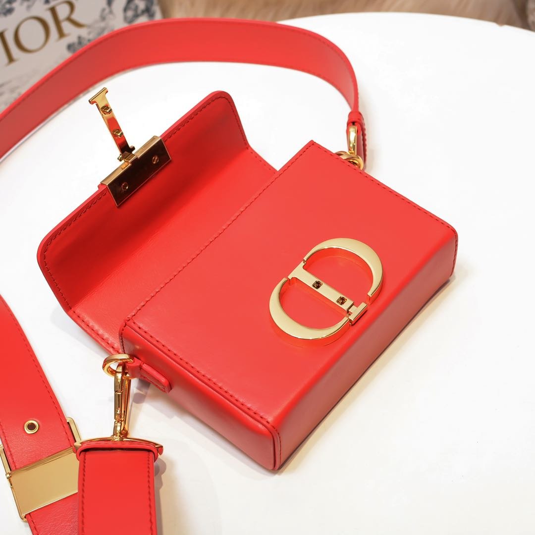 Dior 30 Montaigne Flap Bag — view 4