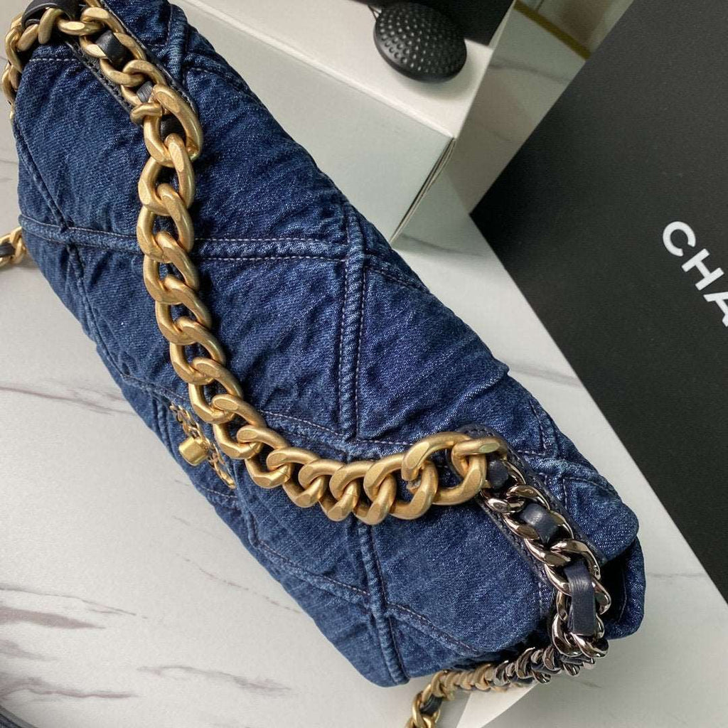 Chanel 19 Denim Large Flap Bag — view 4