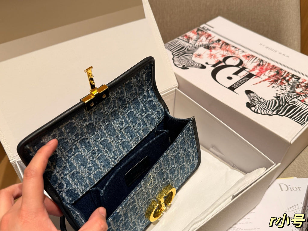 Dior New Fashion Denim Chain Bag - Blue — view 7