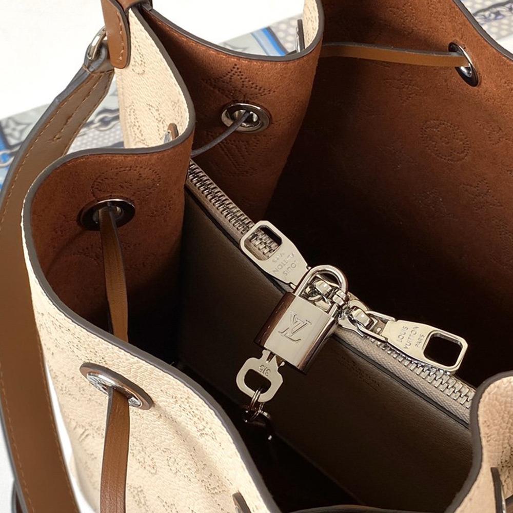 Louis Vuitton Néonoé BB Bucket Bag - Cosmic Latte — view 6