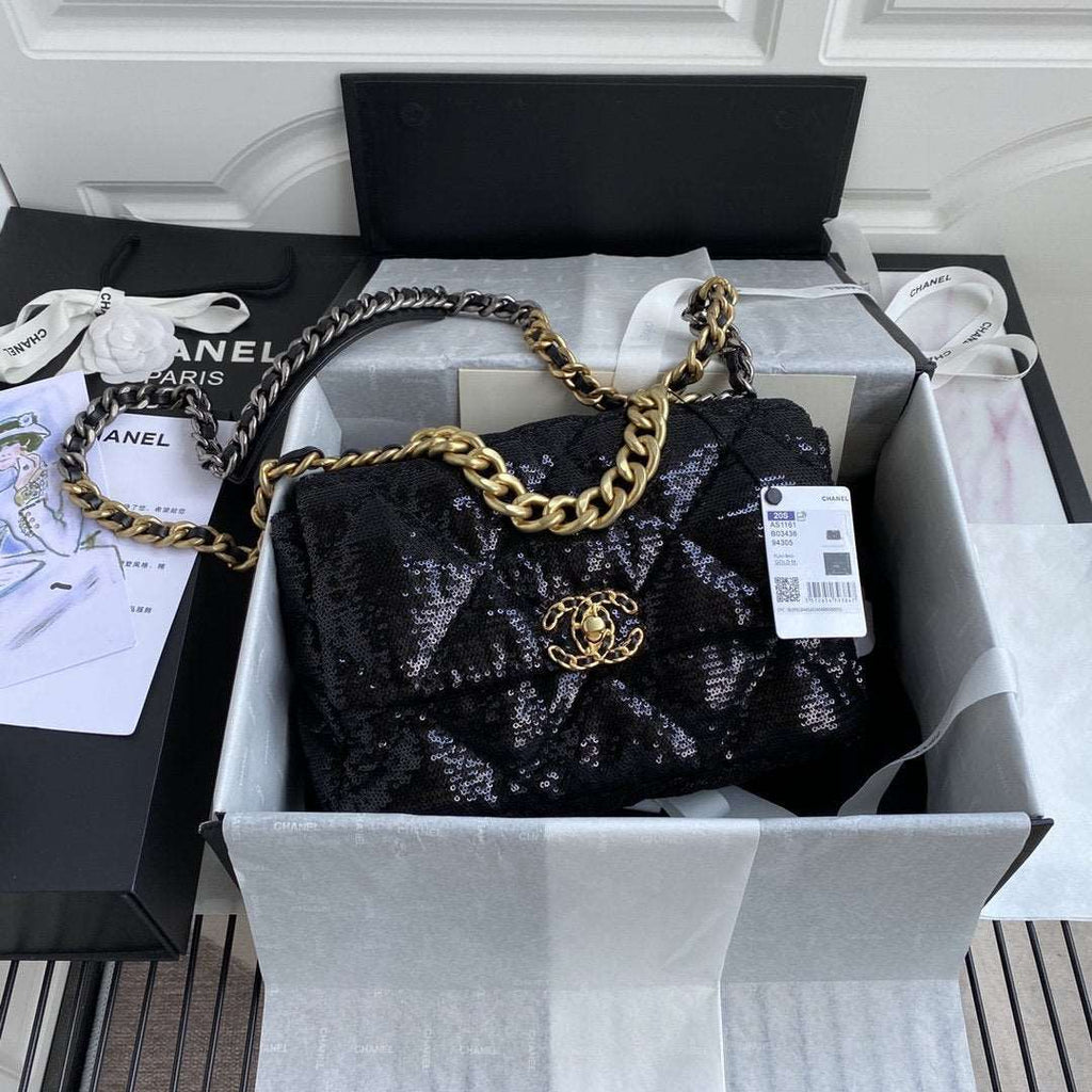 Chanel 19 Sequin Flap Bag Black — view 1
