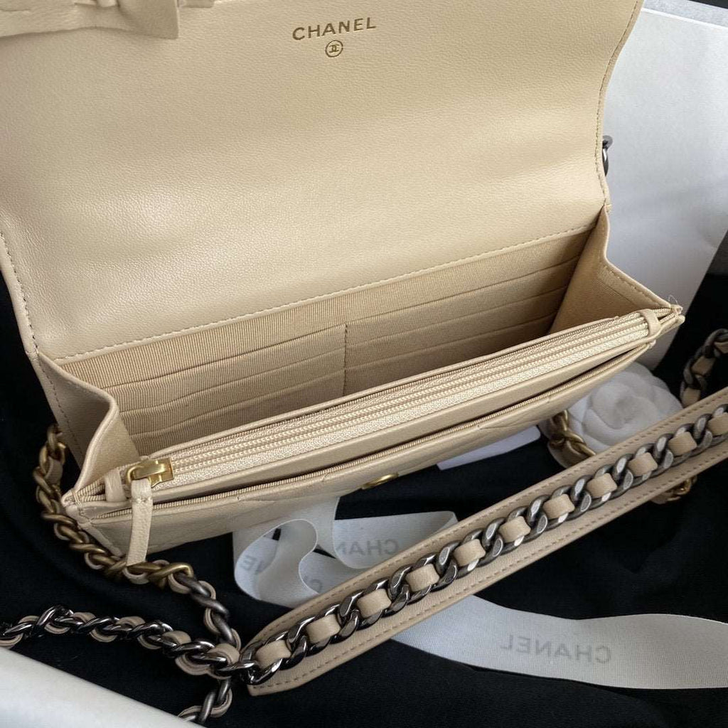 Chanel 19 Wallet On Chain WOC Beige — view 7