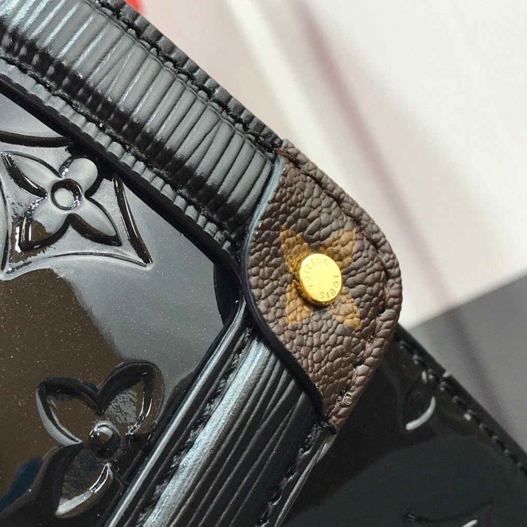 LV Wynwood Handbag — view 7