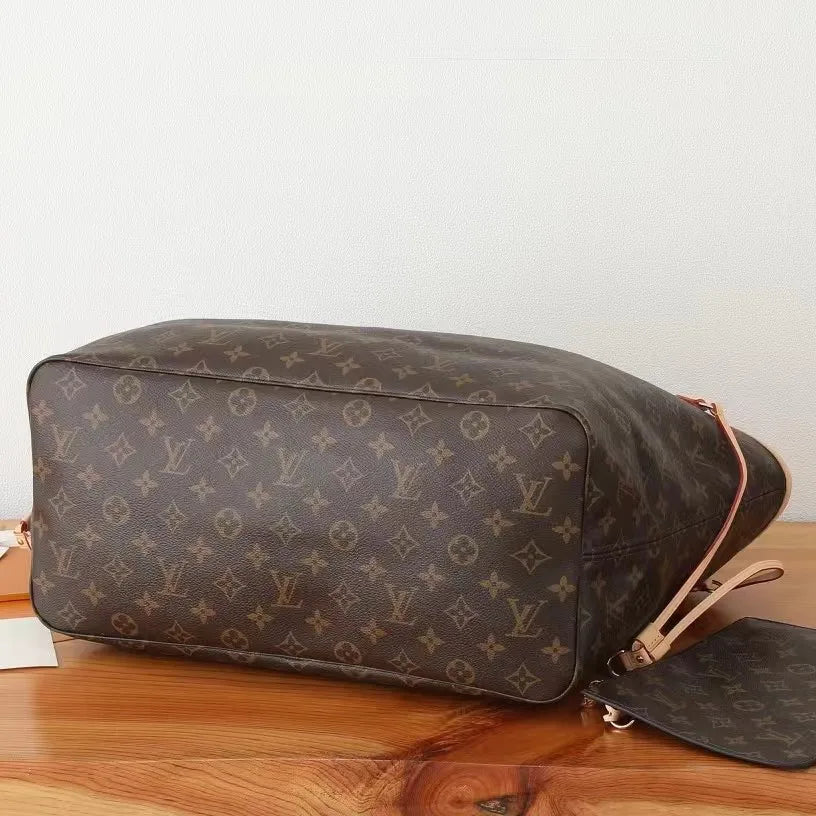 LV Neverfull GM Classic Bag — view 3