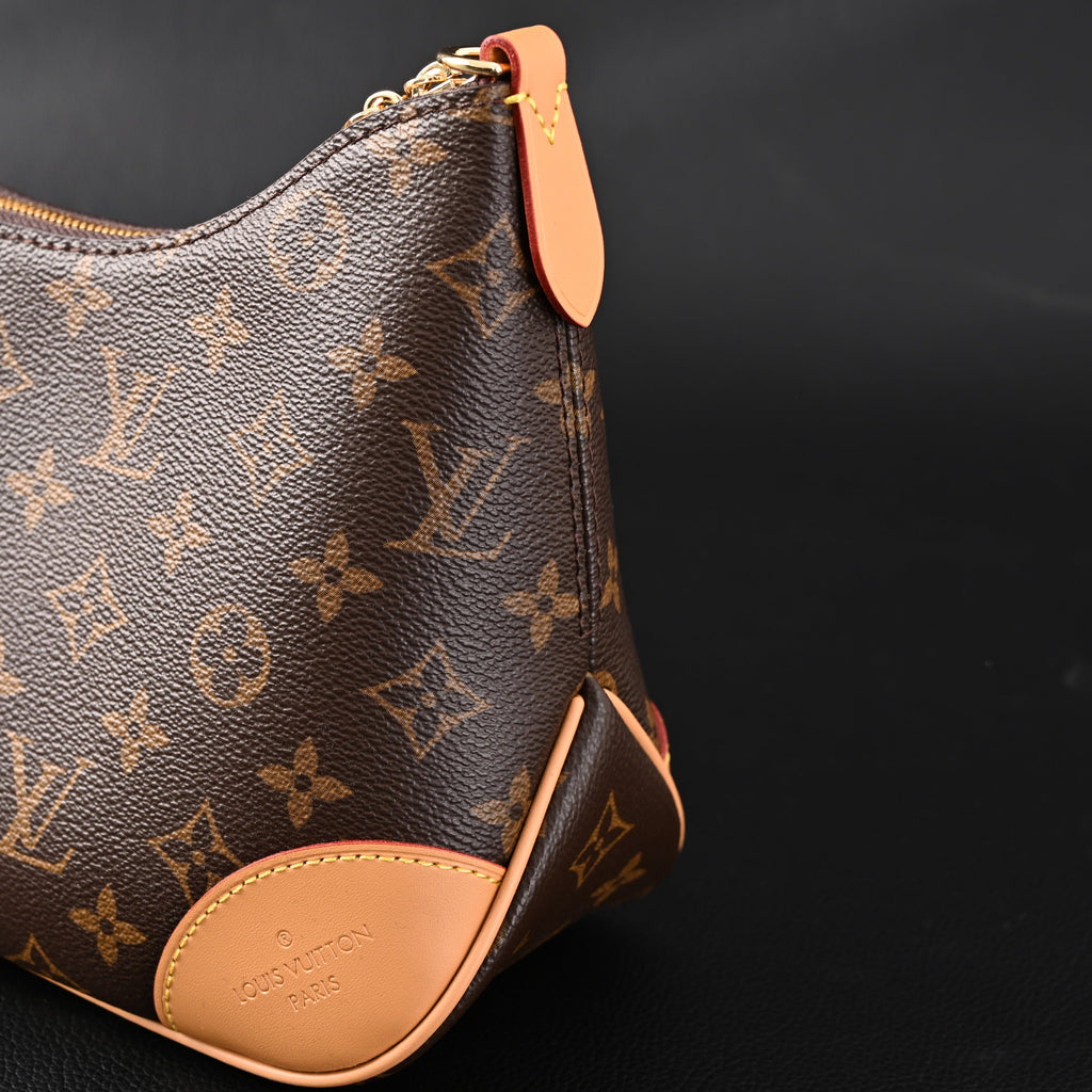 Louis Vuitton Monogram Canvas Shoulder Bag — view 9