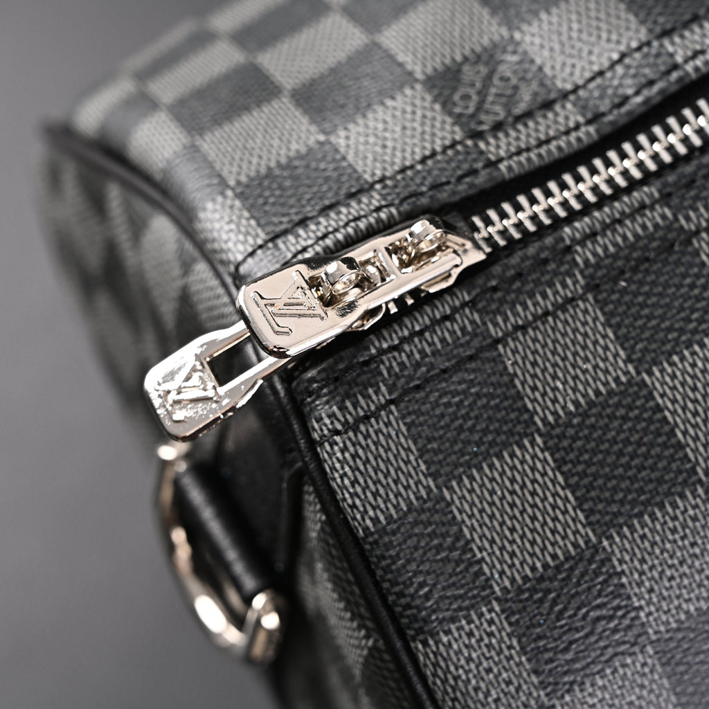 Louis Vuitton Keepall Bandoulière 45 Damier Graphite Canvas Travel Bag — view 3