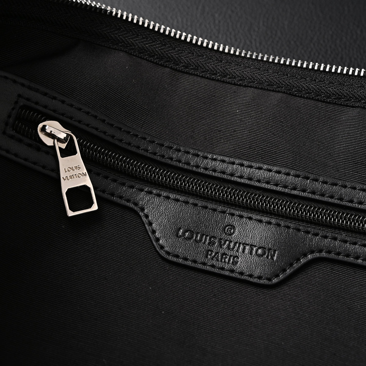 Louis Vuitton Keepall Bandoulière 45 Damier Graphite Canvas Travel Bag — view 19