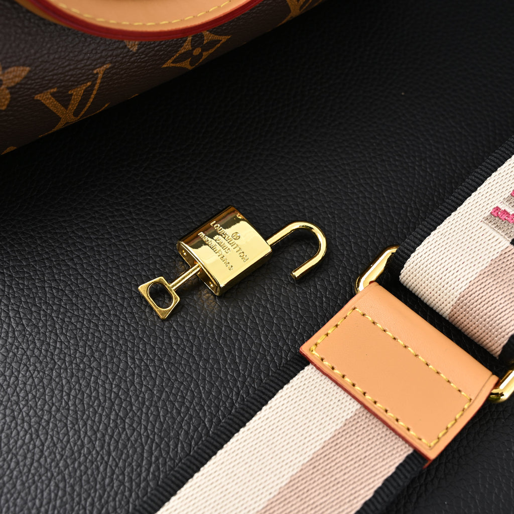 Louis Vuitton Speedy Bandoulière 25 Monogram Canvas Handbag — view 17