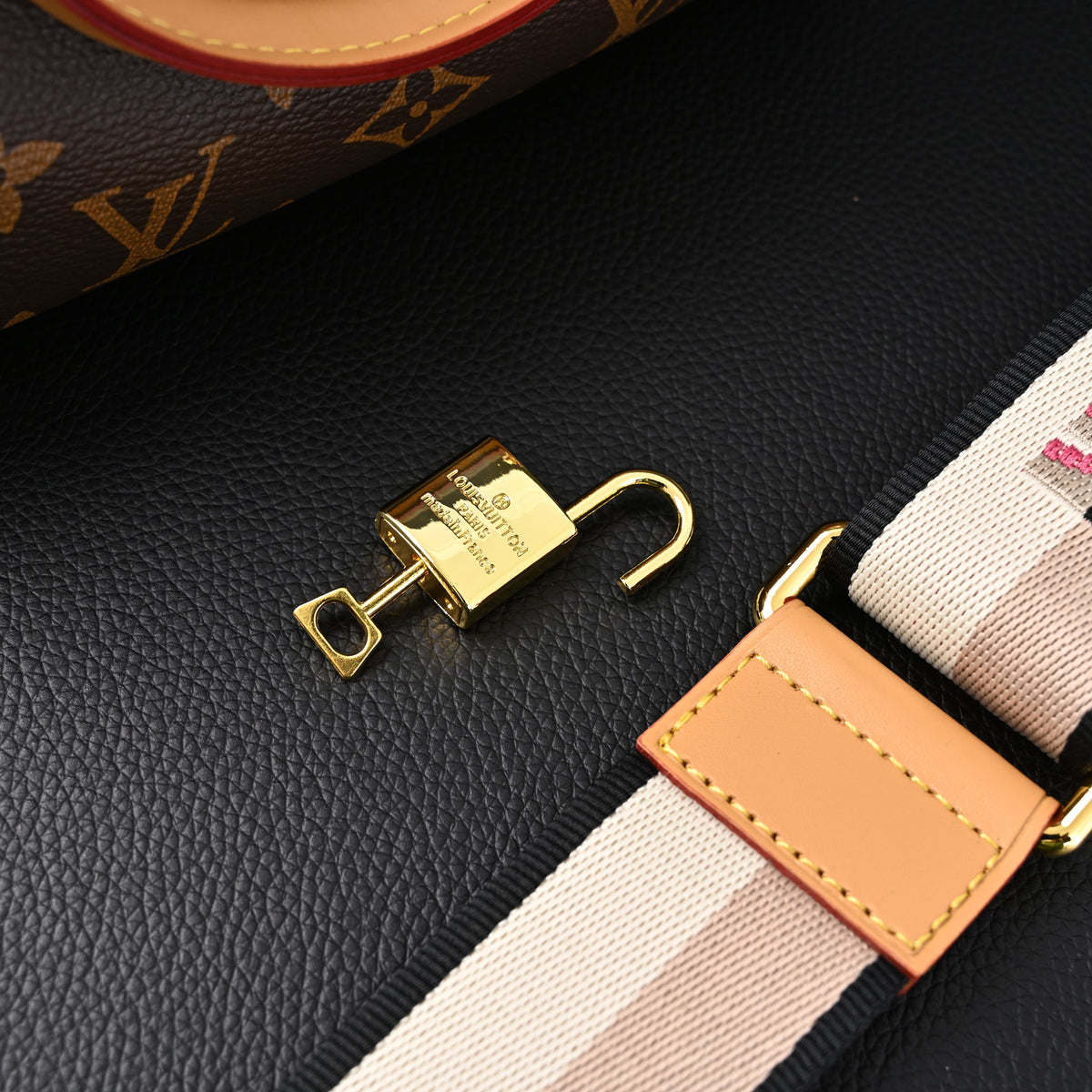 Louis Vuitton Speedy Bandoulière 25 Monogram Canvas Handbag — view 17
