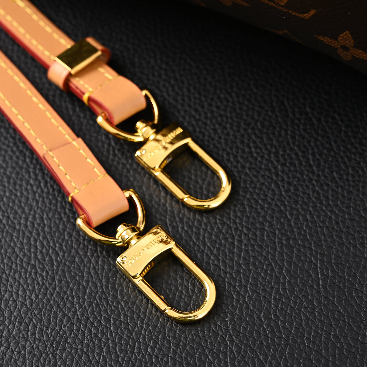Louis Vuitton Speedy 25 Monogram Canvas Handbag — view 12