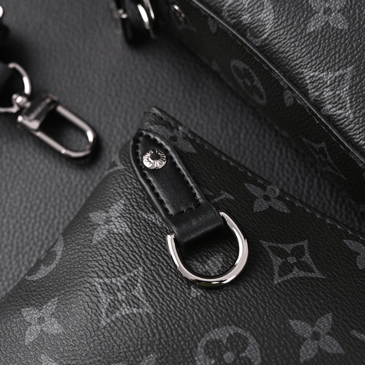 Louis Vuitton Discovery Pochette MM – Monogram Eclipse — view 17