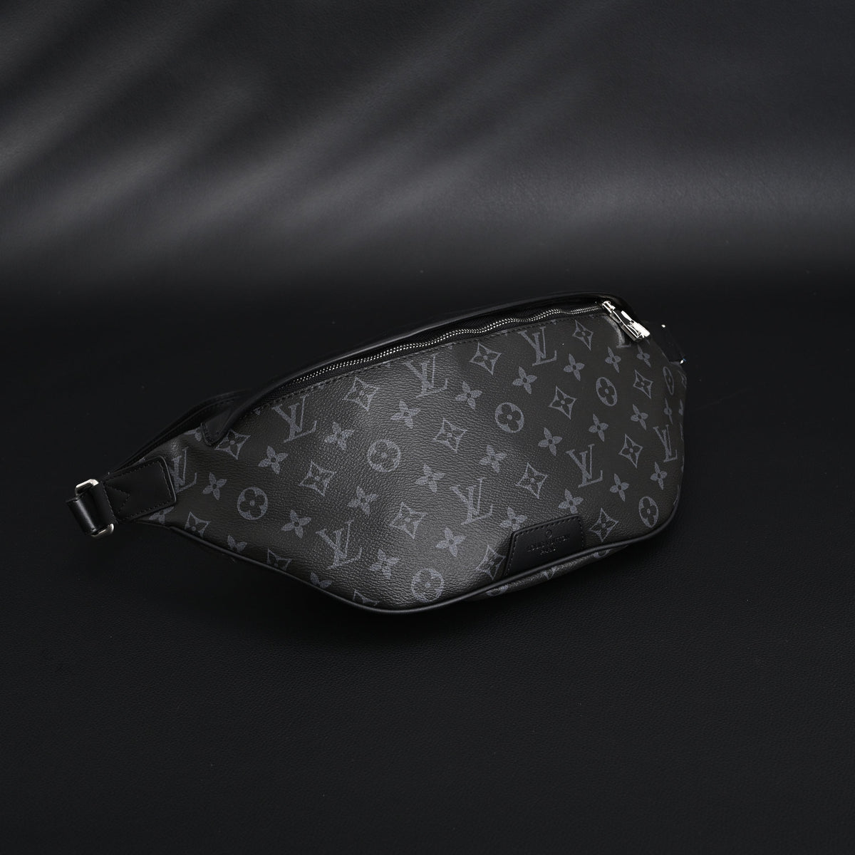 Louis Vuitton Discovery Bumbag – Monogram Eclipse — view 6
