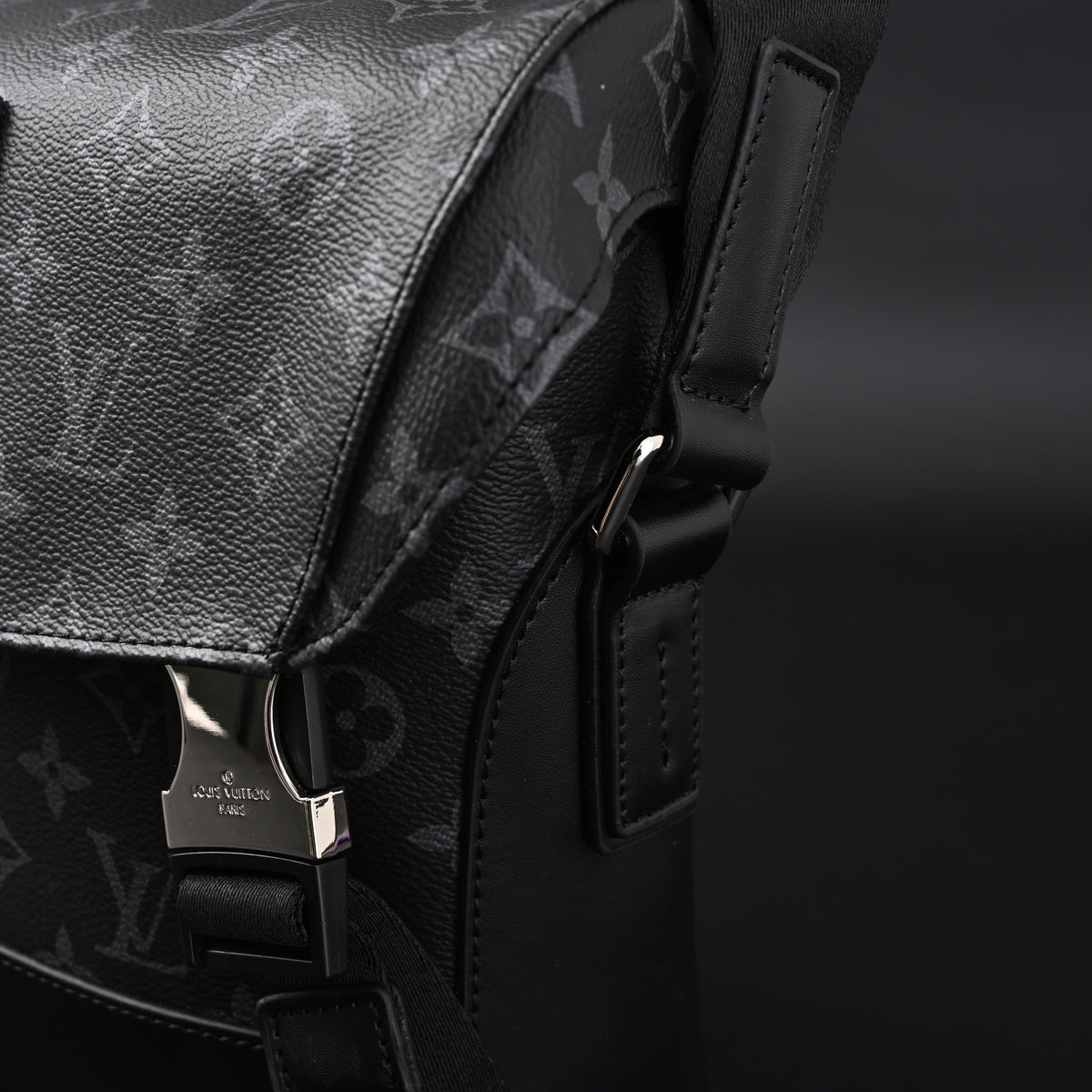 Louis Vuitton Messenger Bag – Monogram Eclipse Canvas — view 8
