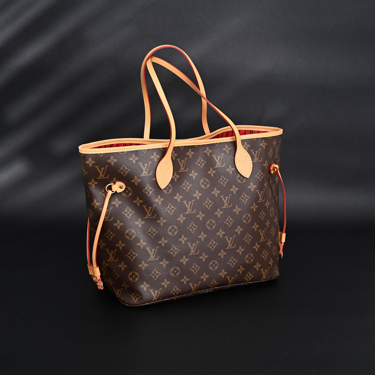 Louis Vuitton Neverfull MM Tote Bag – Monogram Canvas with Red Interior — view 1