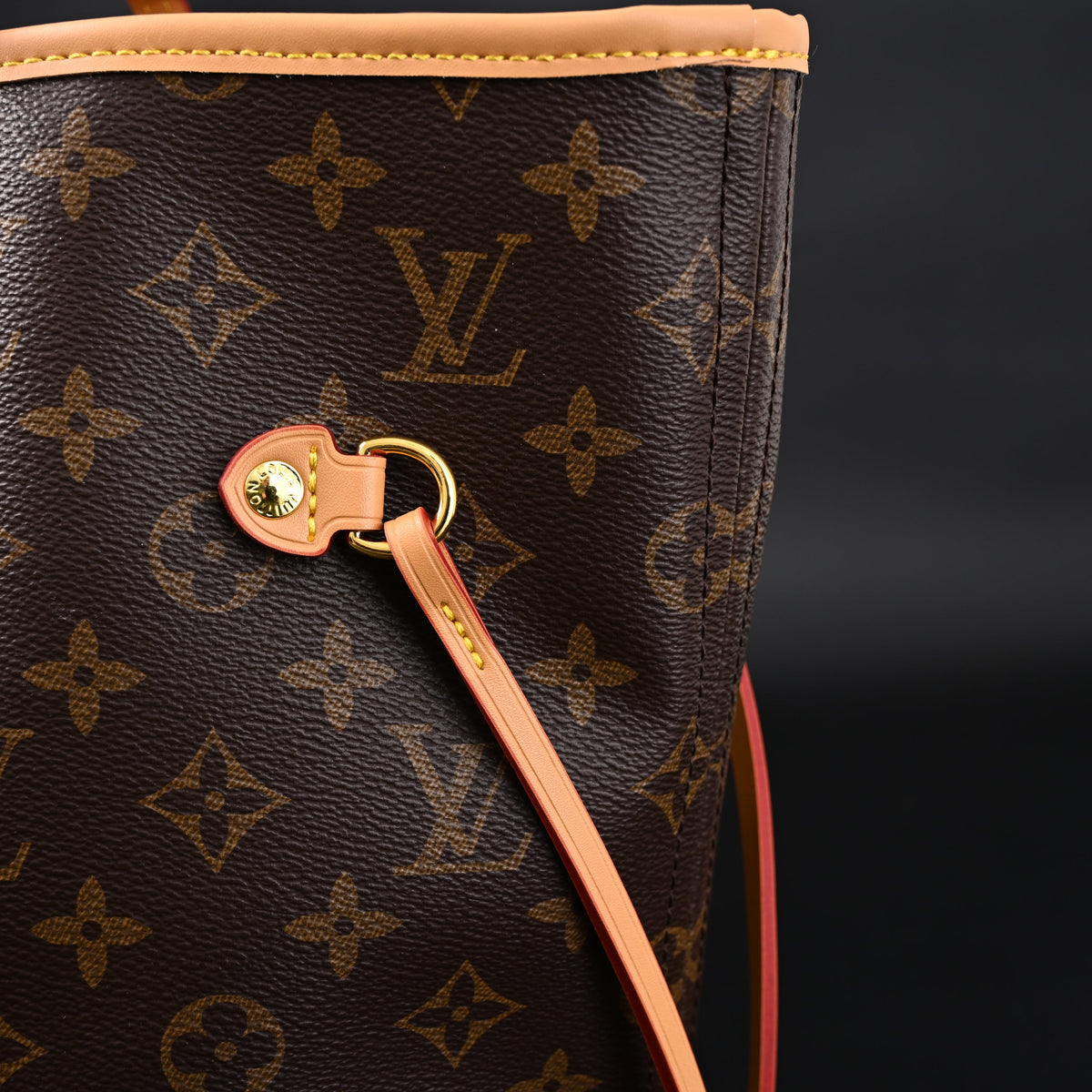 Louis Vuitton Neverfull MM Tote Bag – Monogram Canvas with Red Interior — view 6