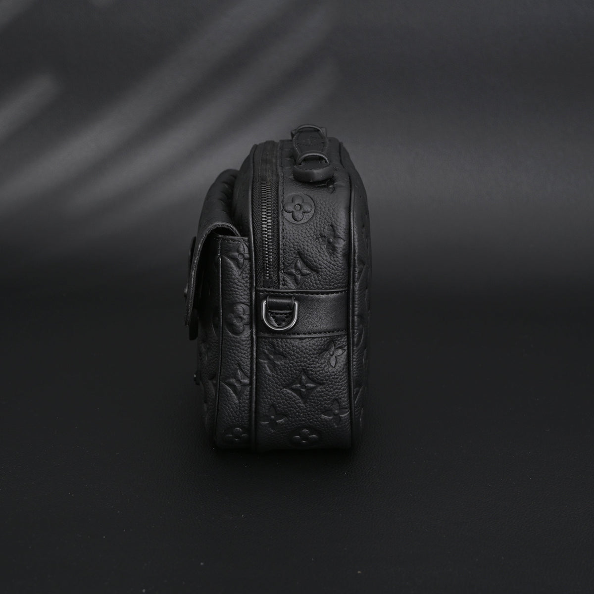 Louis Vuitton Capucines BB Top Handle Bag – Black Taurillon Leather - Classic Black — view 4
