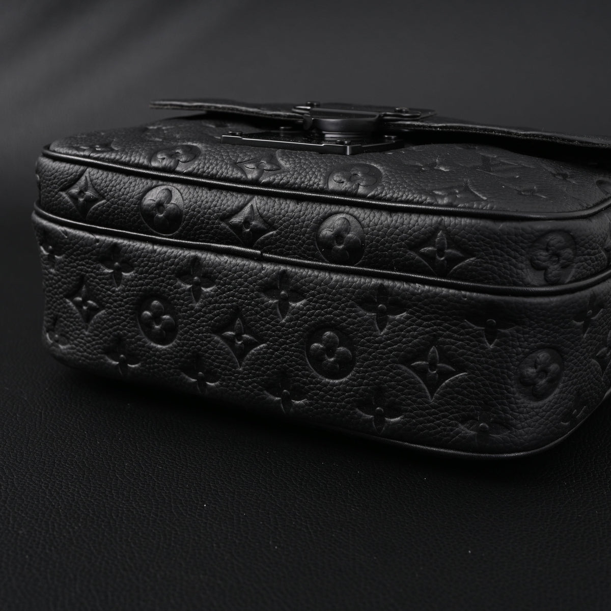 Louis Vuitton Capucines BB Top Handle Bag – Black Taurillon Leather - Classic Black — view 6