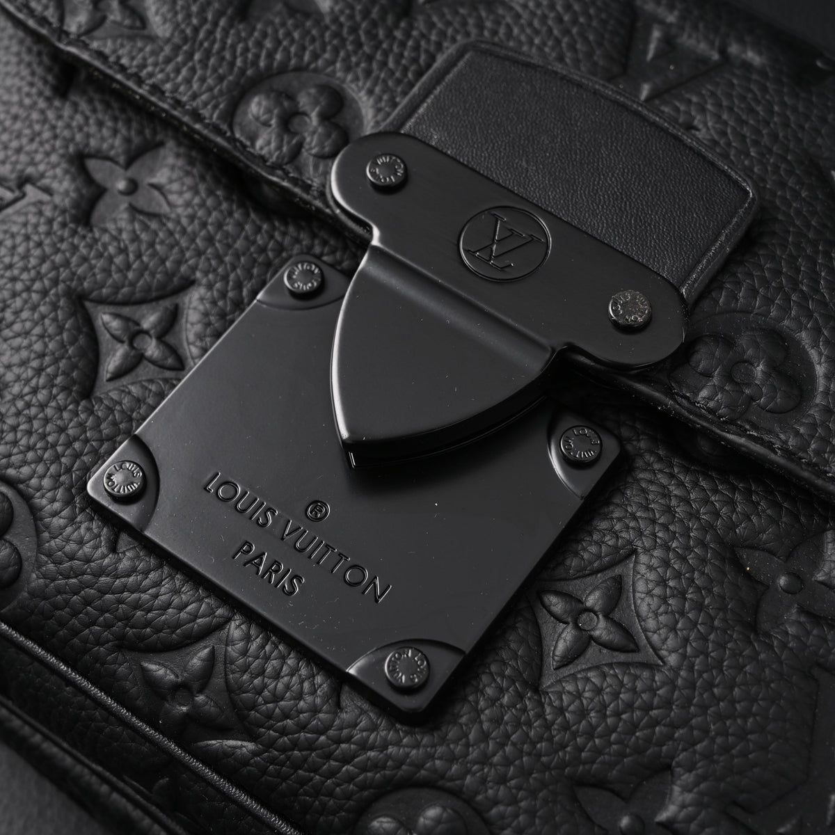Louis Vuitton Capucines BB Top Handle Bag – Black Taurillon Leather - Classic Black — view 7