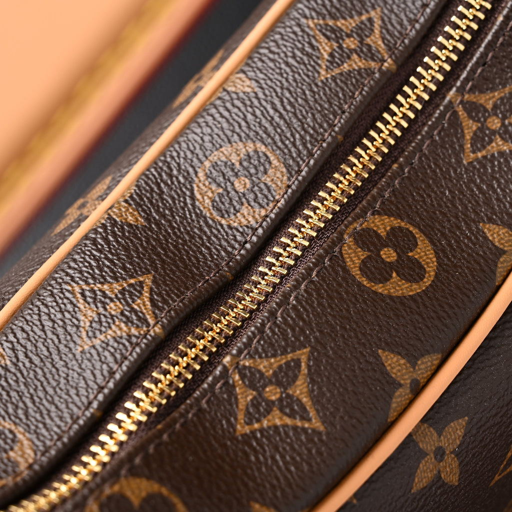Louis Vuitton Monogram Canvas Graceful MM Shoulder Bag — view 18