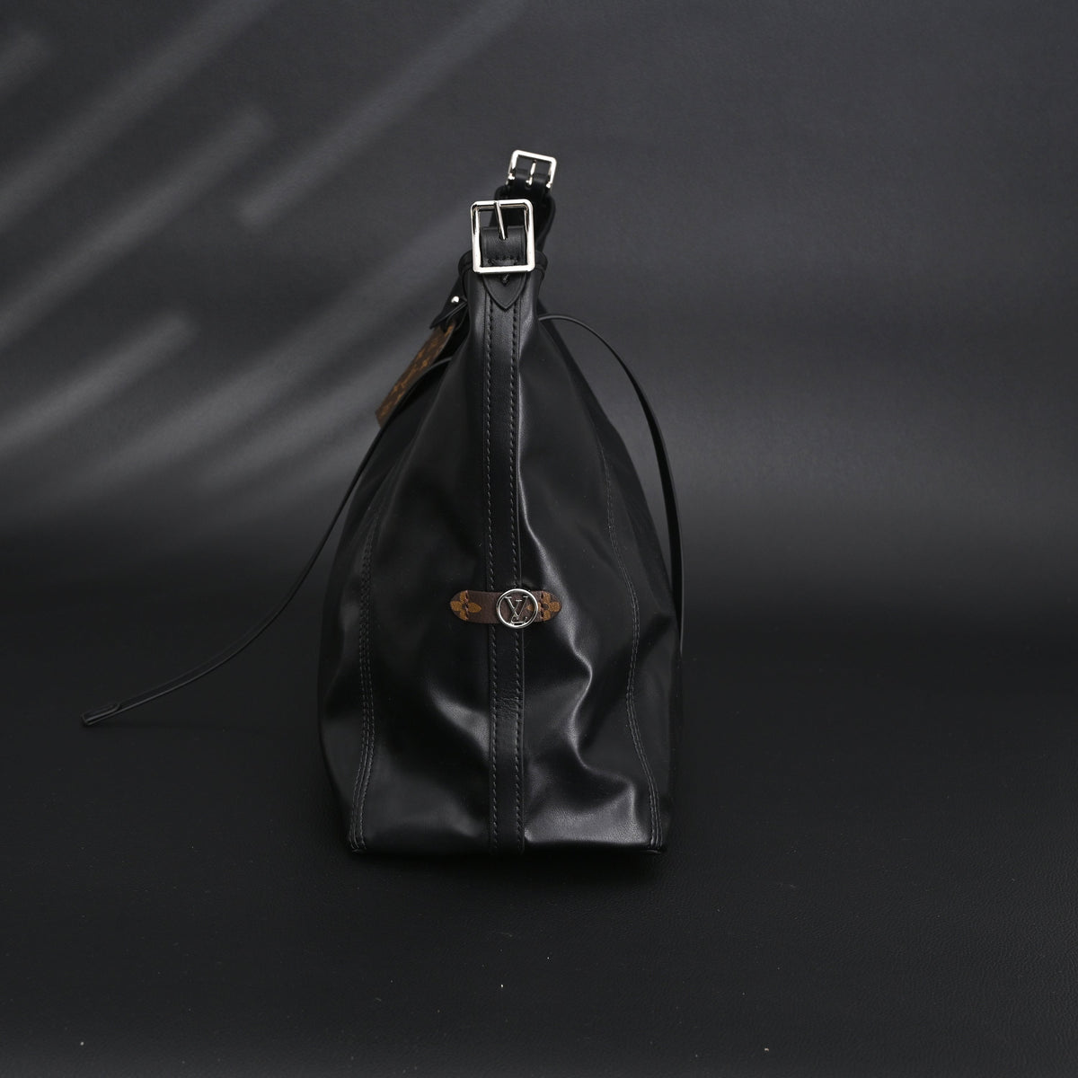 Louis Vuitton Black Mahina Leather Hobo Shoulder Bag — view 14