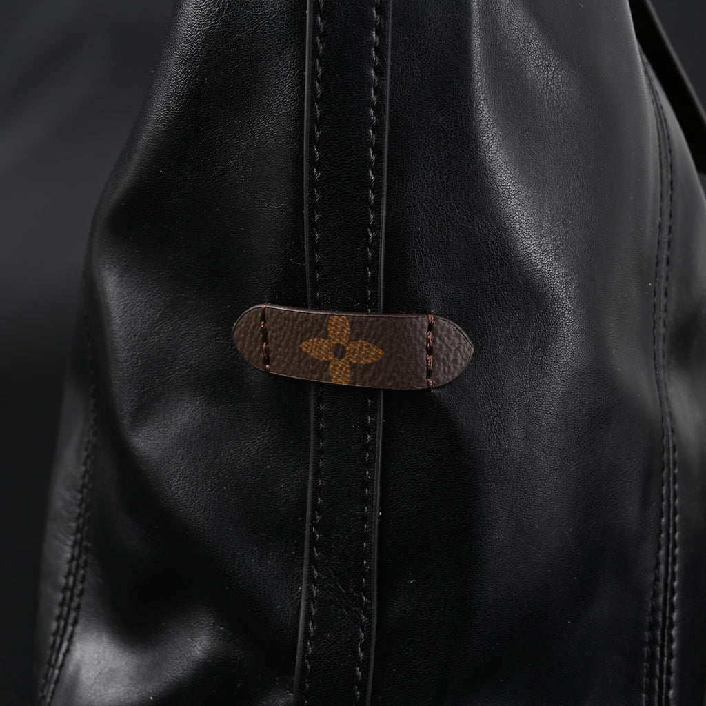 Louis Vuitton Black Mahina Leather Hobo Shoulder Bag — view 17