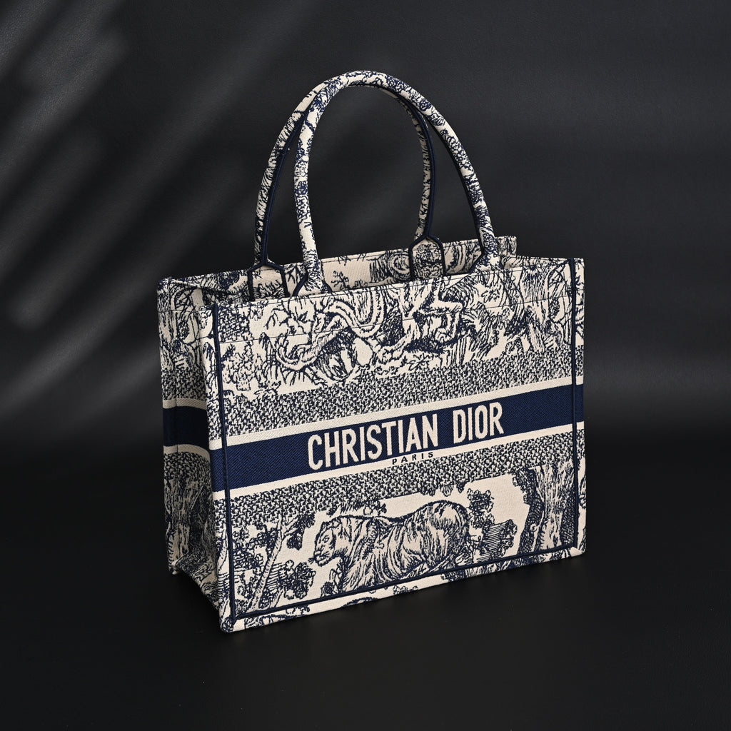 Dior Book Tote Bag – Blue Toile De Jouy Embroidery - Blue with Toile De Jouy Pattern — view 4