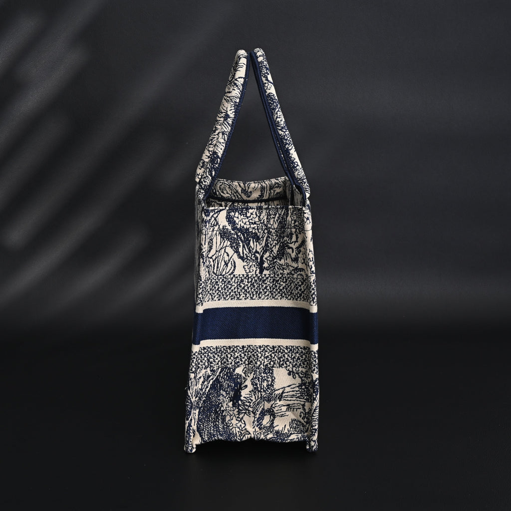 Dior Book Tote Bag – Blue Toile De Jouy Embroidery - Blue with Toile De Jouy Pattern — view 5
