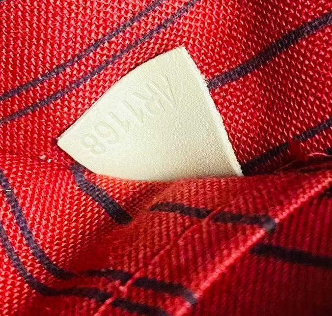 Louis Vuitton Neverfull MM Monogram Canvas Tote Bag — view 4