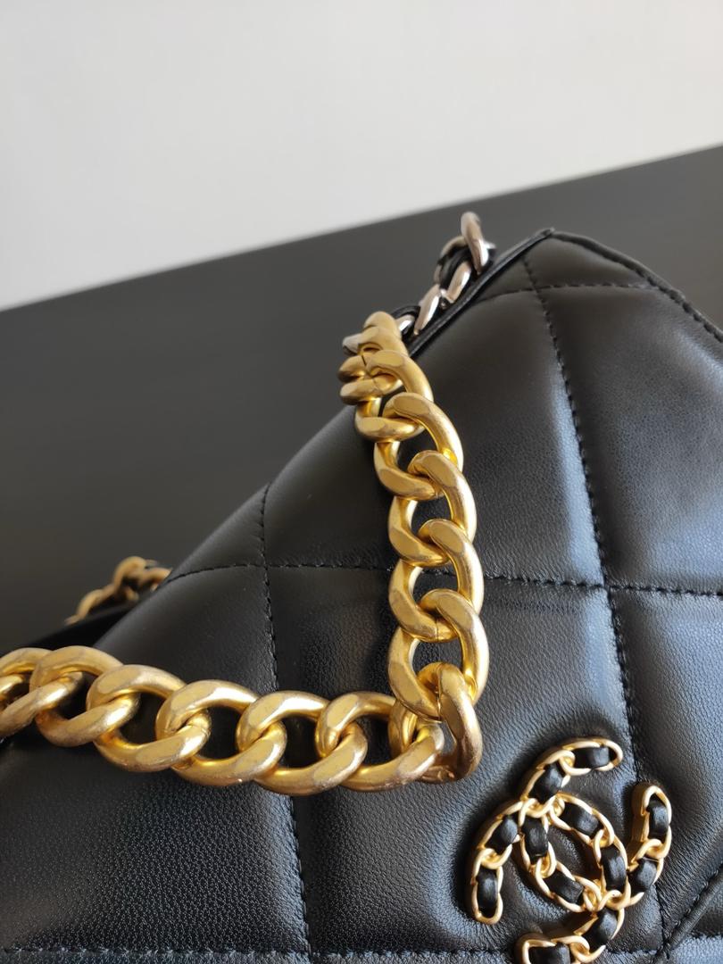 Chanel 19 Wallet On Chain WOC Bag — view 7