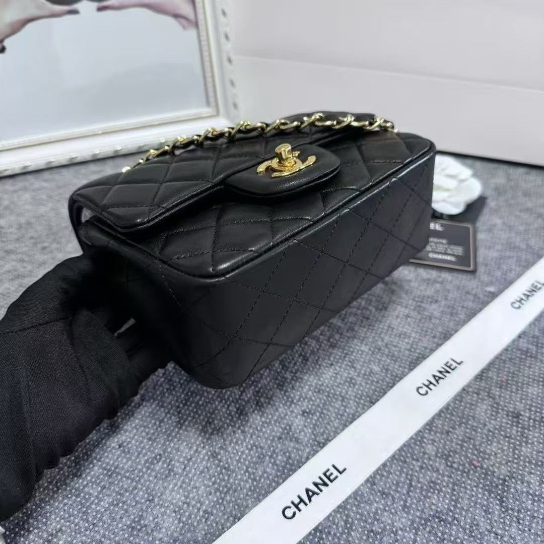 Chanel Mini Flap Bag Black — view 4