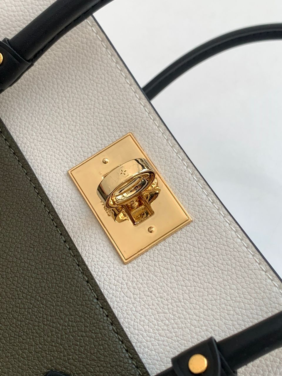 Louis Vuitton On My Side MM Tote Bag — view 7