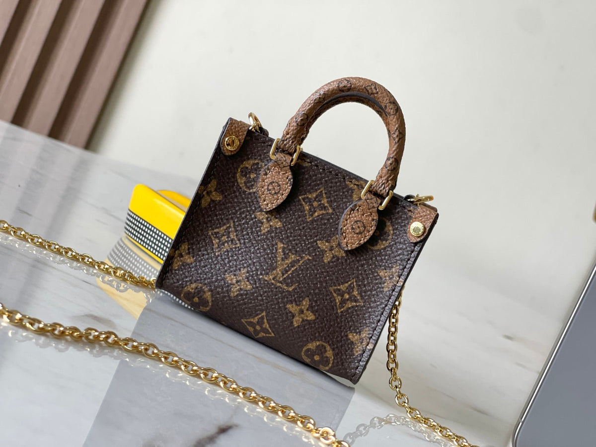 Louis Vuitton Micro Bag On the Go Monogram — view 3