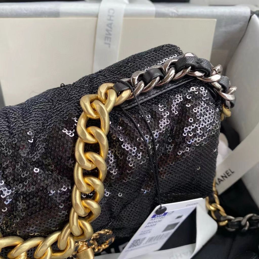 Chanel Sequin 19 Flap Bag Black — view 4