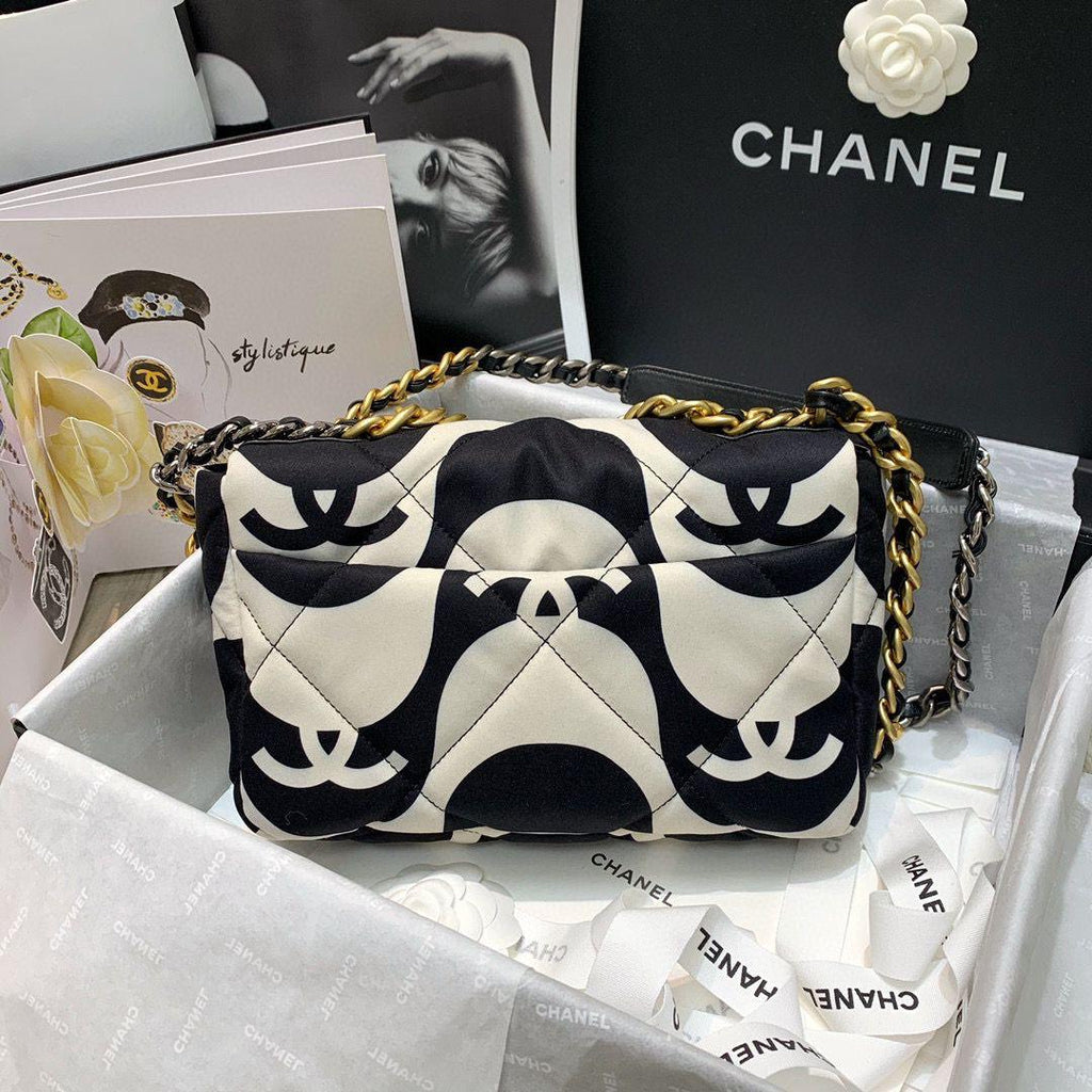 Chanel 19 Flap Bag Medium Black Ecru - Ecru and Black — view 9